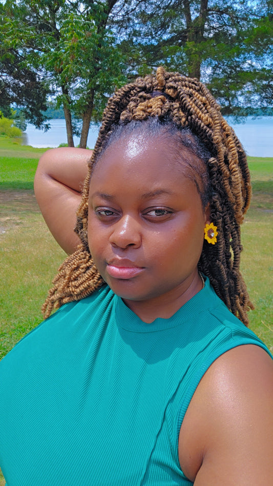 THE Queen QIANA SUNFLOWER STUDS 🌻